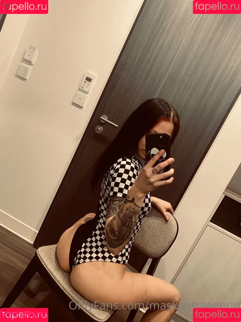 Maskentraegerin Onlyfans Photo Gallery 