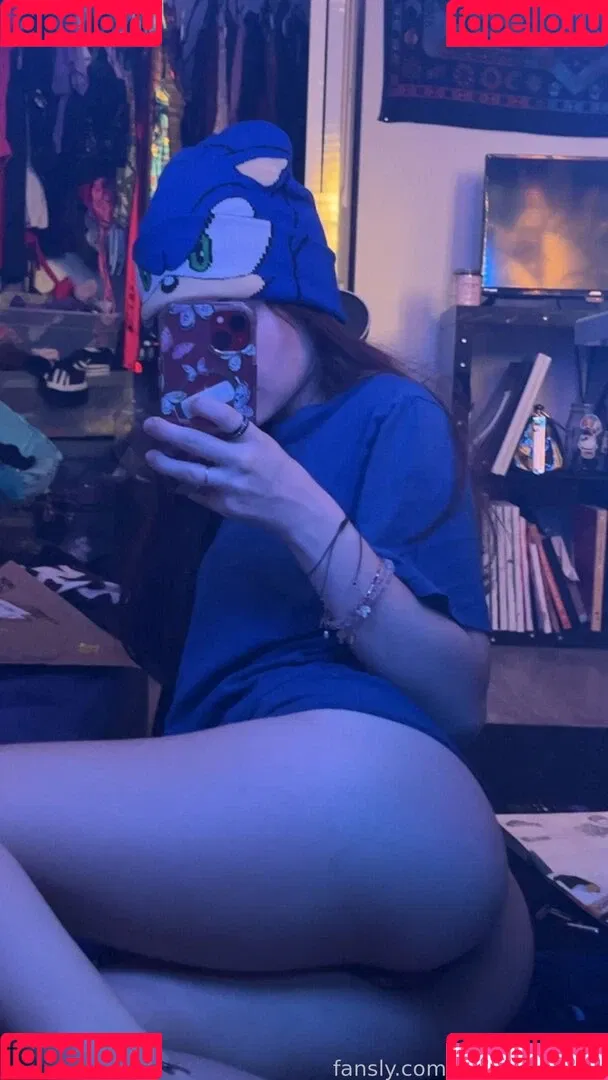 sincerlyyneon Onlyfans Photo Gallery 