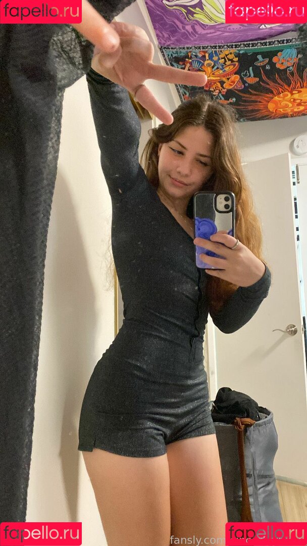 sincerlyyneon Onlyfans Photo Gallery 