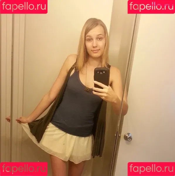 softlygaloshes Onlyfans Photo Gallery 