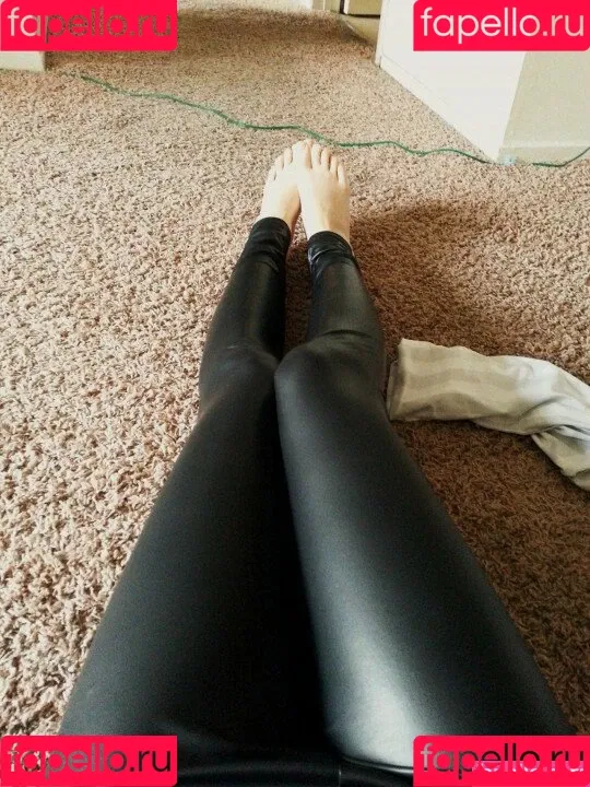 softlygaloshes Onlyfans Photo Gallery 