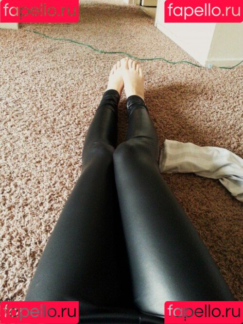 softlygaloshes Onlyfans Photo Gallery 