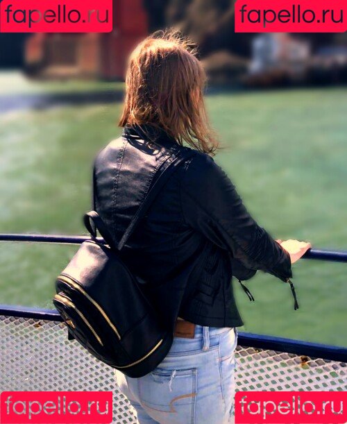 softlygaloshes Onlyfans Photo Gallery 