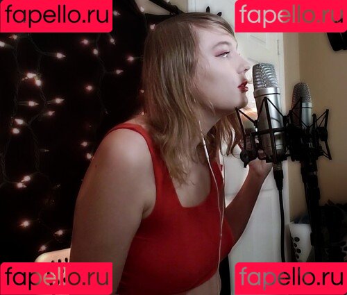 softlygaloshes Onlyfans Photo Gallery 