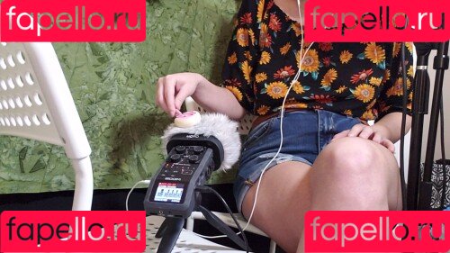 softlygaloshes Onlyfans Photo Gallery 