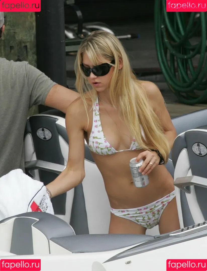 Anna Kournikova Onlyfans Photo Gallery 