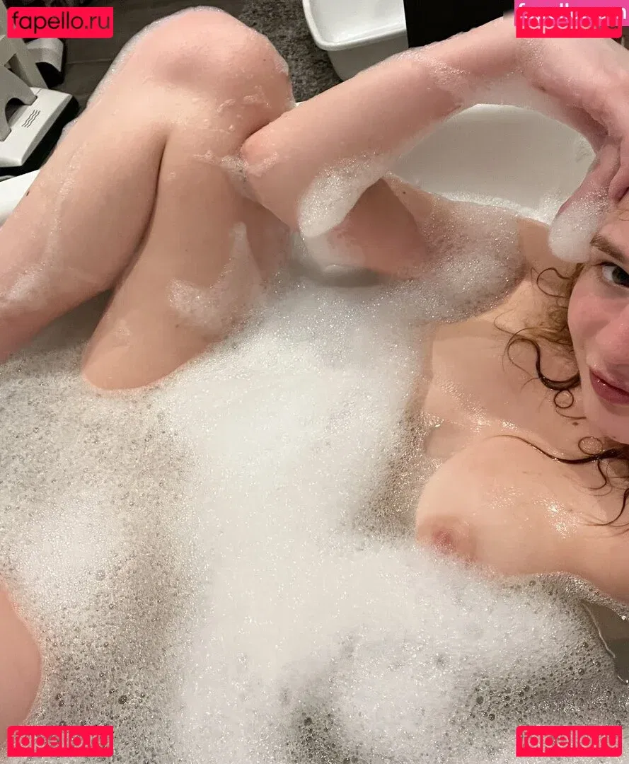 Nexeyredfox Onlyfans Photo Gallery 