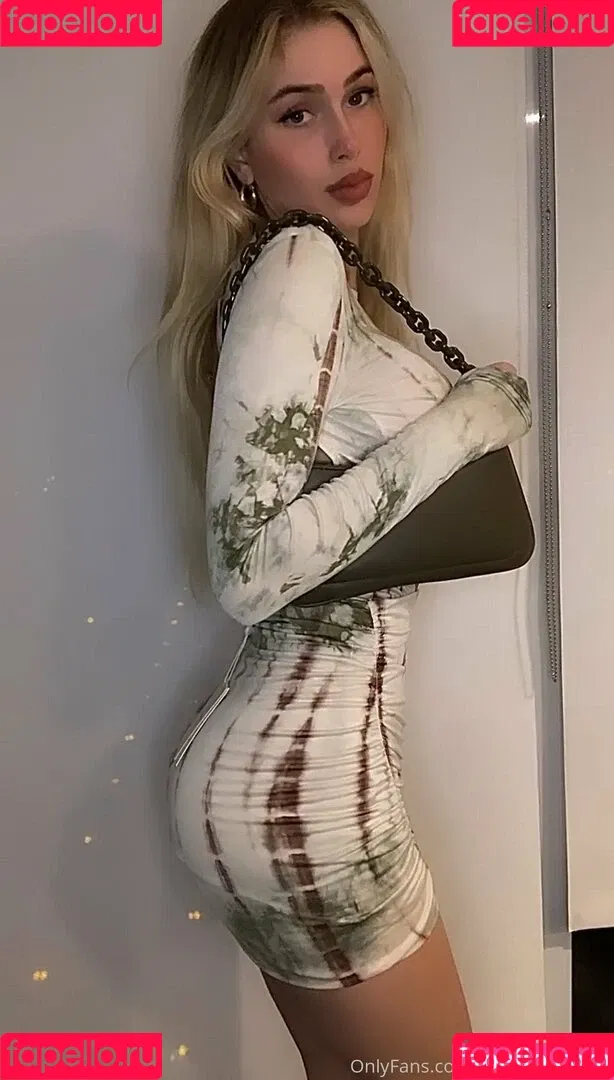 Dressupblondie Onlyfans Photo Gallery 