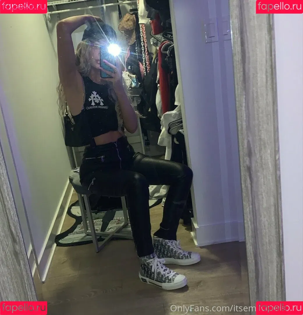 Dressupblondie Onlyfans Photo Gallery 