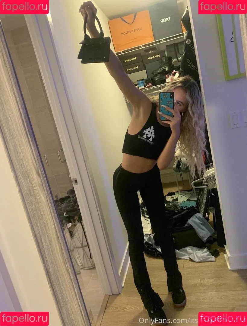 Dressupblondie Onlyfans Photo Gallery 