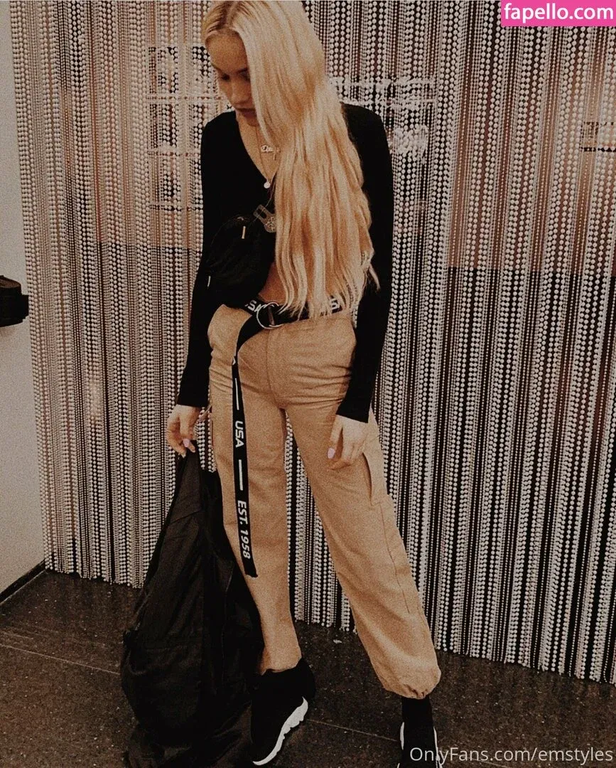 Dressupblondie Onlyfans Photo Gallery 