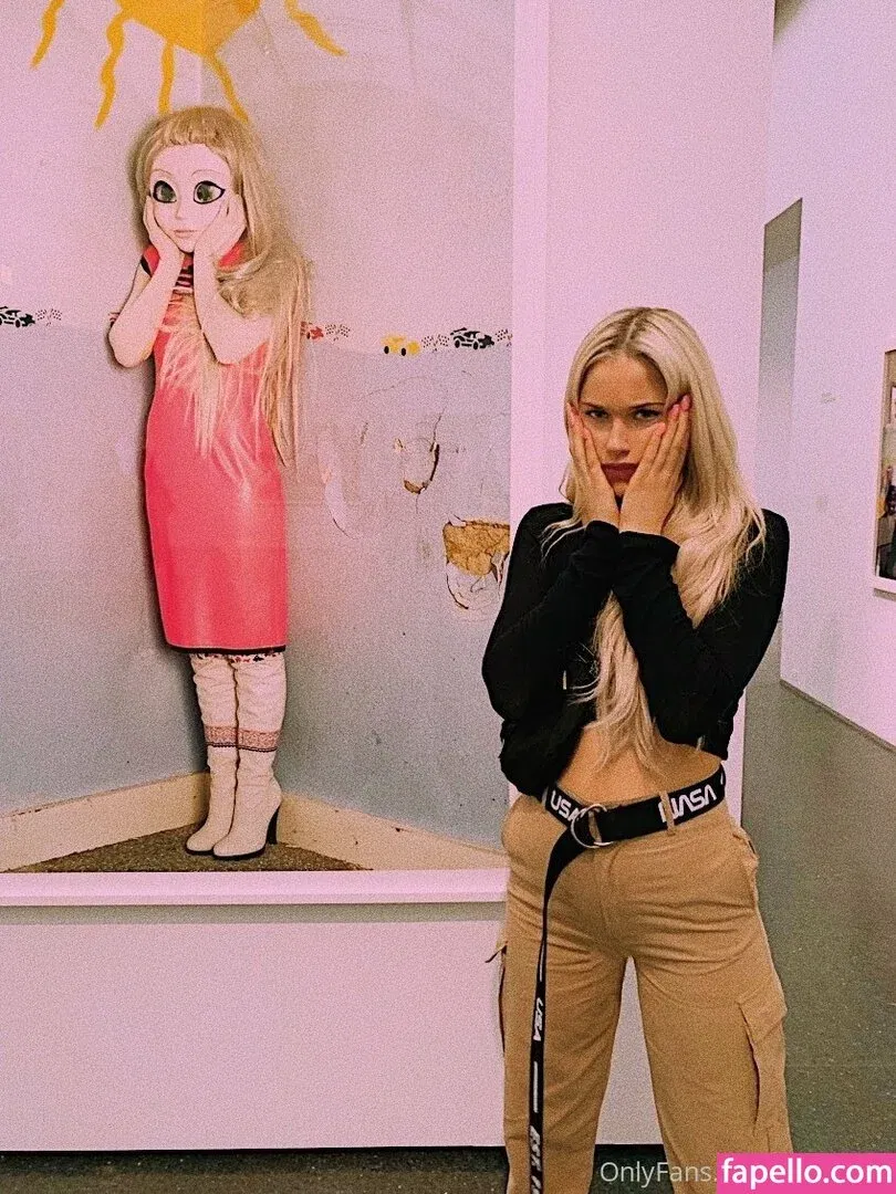 Dressupblondie Onlyfans Photo Gallery 