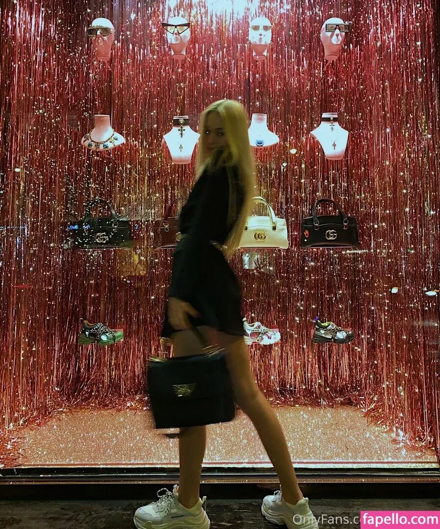 Dressupblondie Onlyfans Photo Gallery 