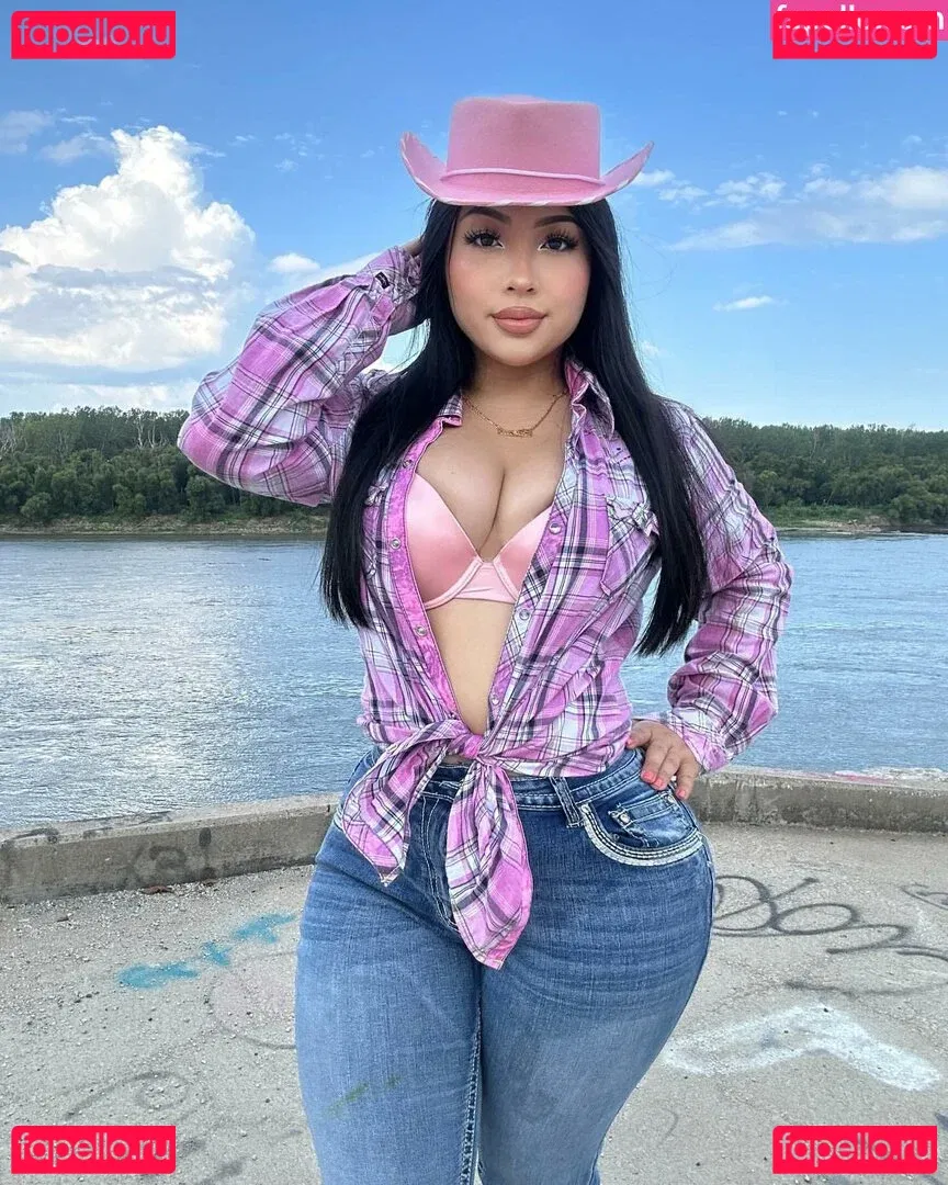 Le3nabae Onlyfans Photo Gallery 