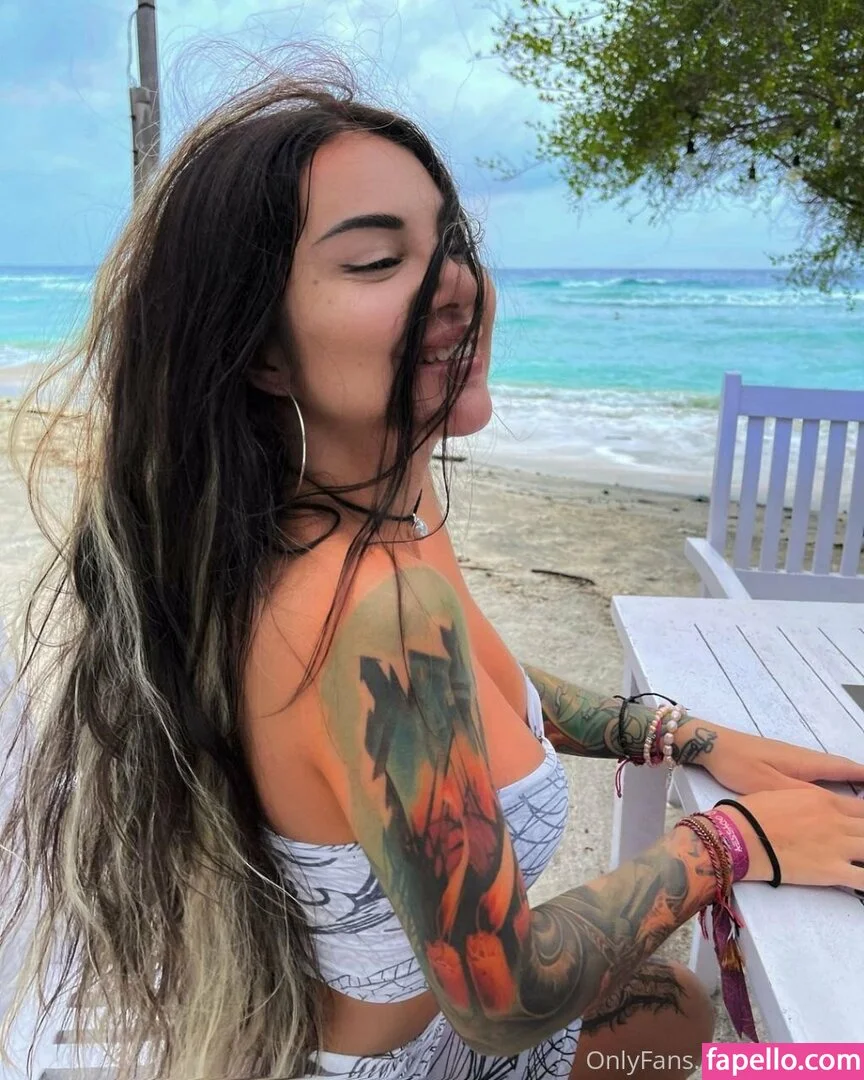 eve_love Onlyfans Photo Gallery 