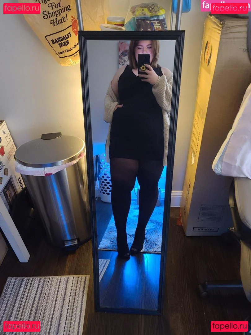 damned_female Onlyfans Photo Gallery 