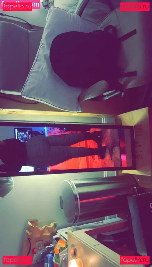 damned_female Onlyfans Photo Gallery 