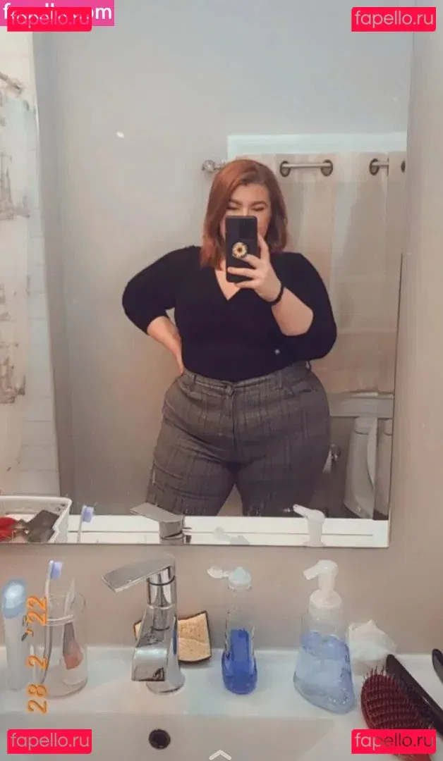 damned_female Onlyfans Photo Gallery 