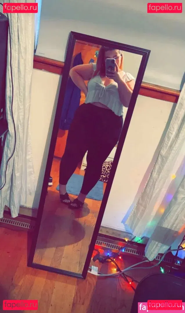 damned_female Onlyfans Photo Gallery 