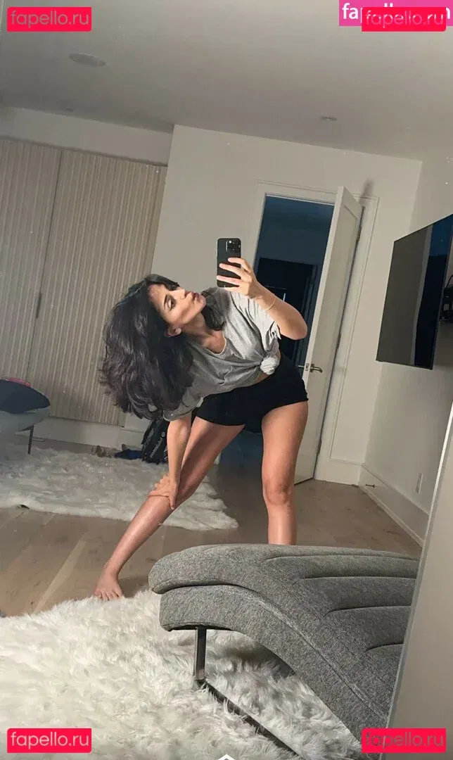 Melody Oz Onlyfans Photo Gallery 