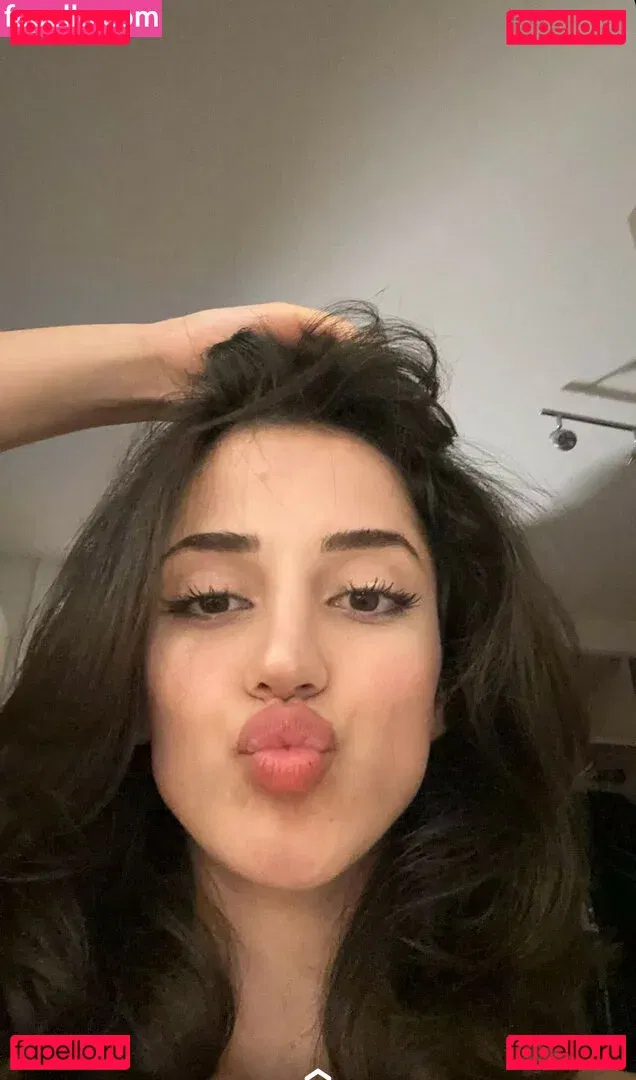 Melody Oz Onlyfans Photo Gallery 