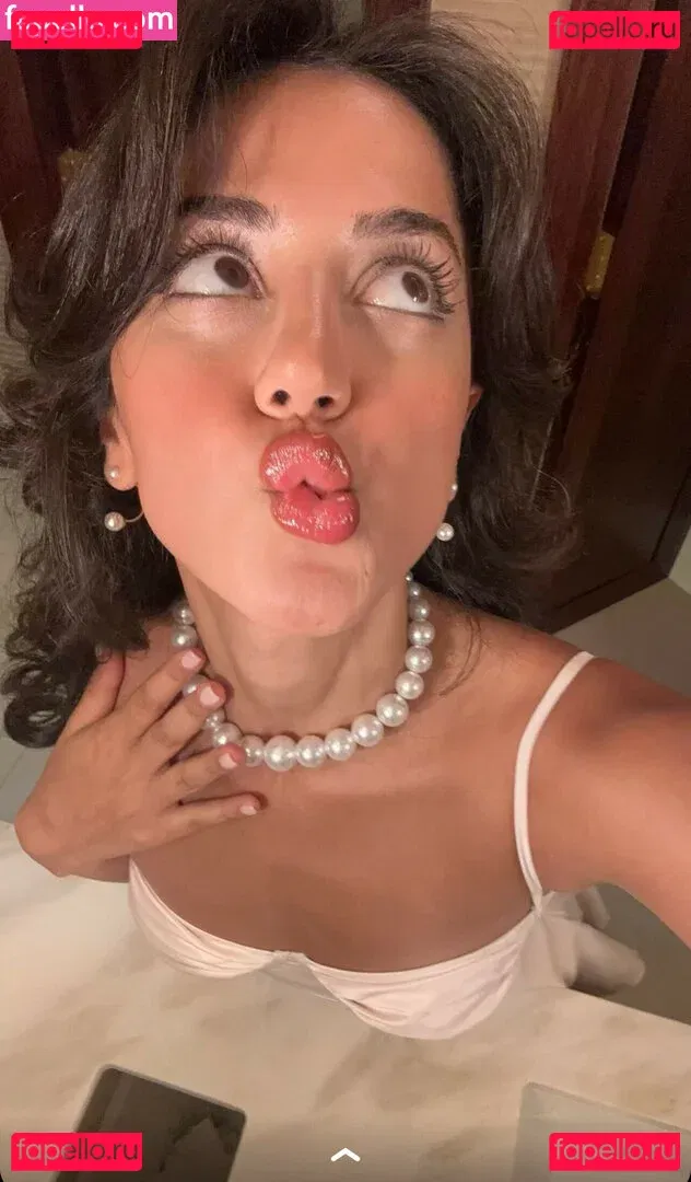 Melody Oz Onlyfans Photo Gallery 