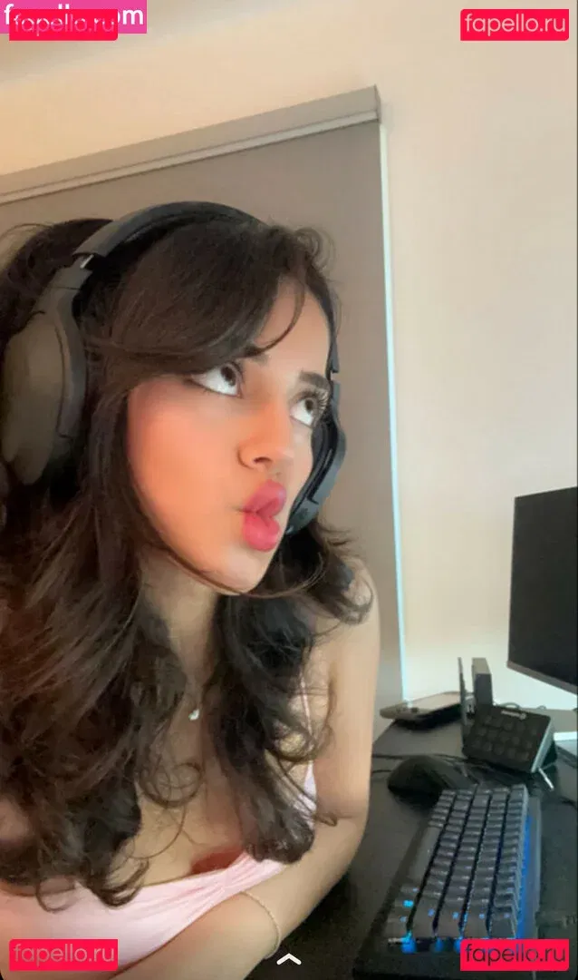 Melody Oz Onlyfans Photo Gallery 