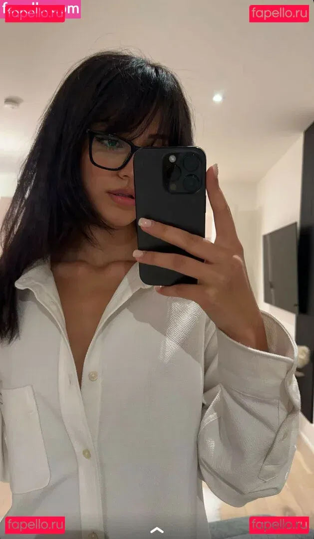 Melody Oz Onlyfans Photo Gallery 