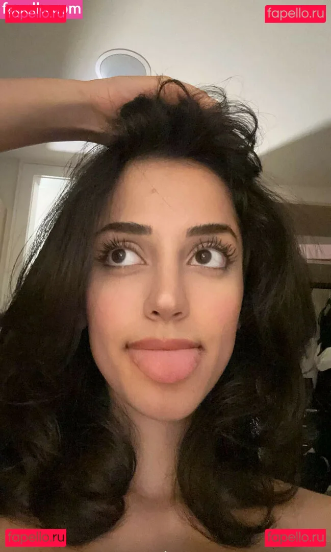 Melody Oz Onlyfans Photo Gallery 