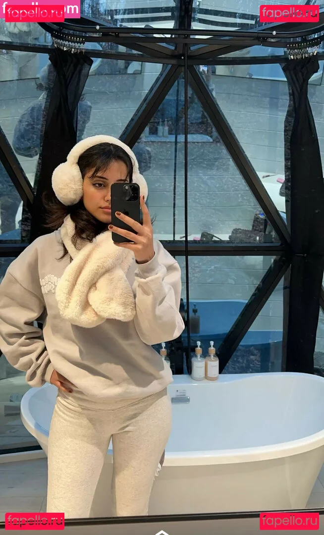 Melody Oz Onlyfans Photo Gallery 