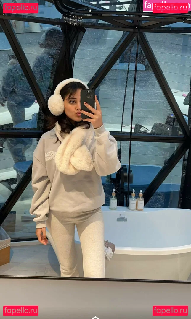 Melody Oz Onlyfans Photo Gallery 