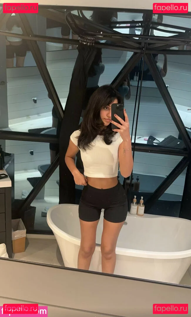 Melody Oz Onlyfans Photo Gallery 