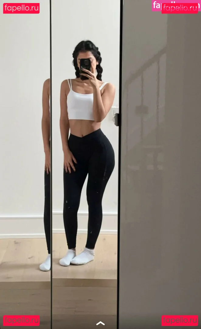 Melody Oz Onlyfans Photo Gallery 