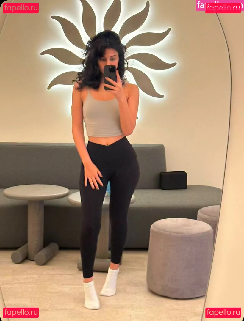 Melody Oz Onlyfans Photo Gallery 