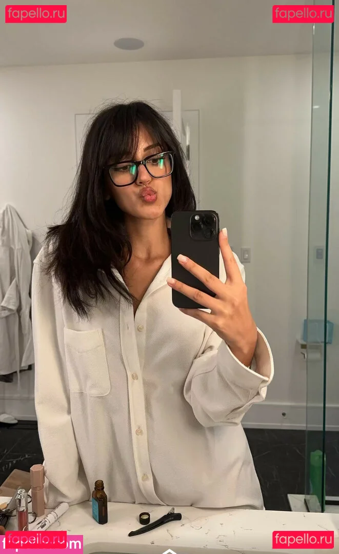 Melody Oz Onlyfans Photo Gallery 