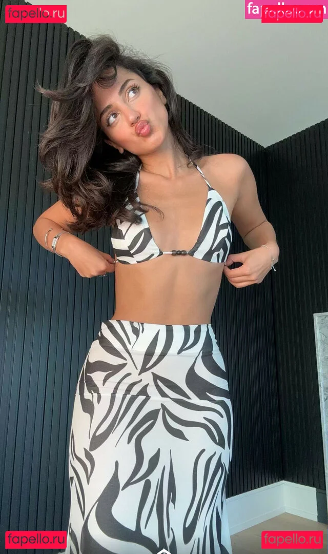 Melody Oz Onlyfans Photo Gallery 