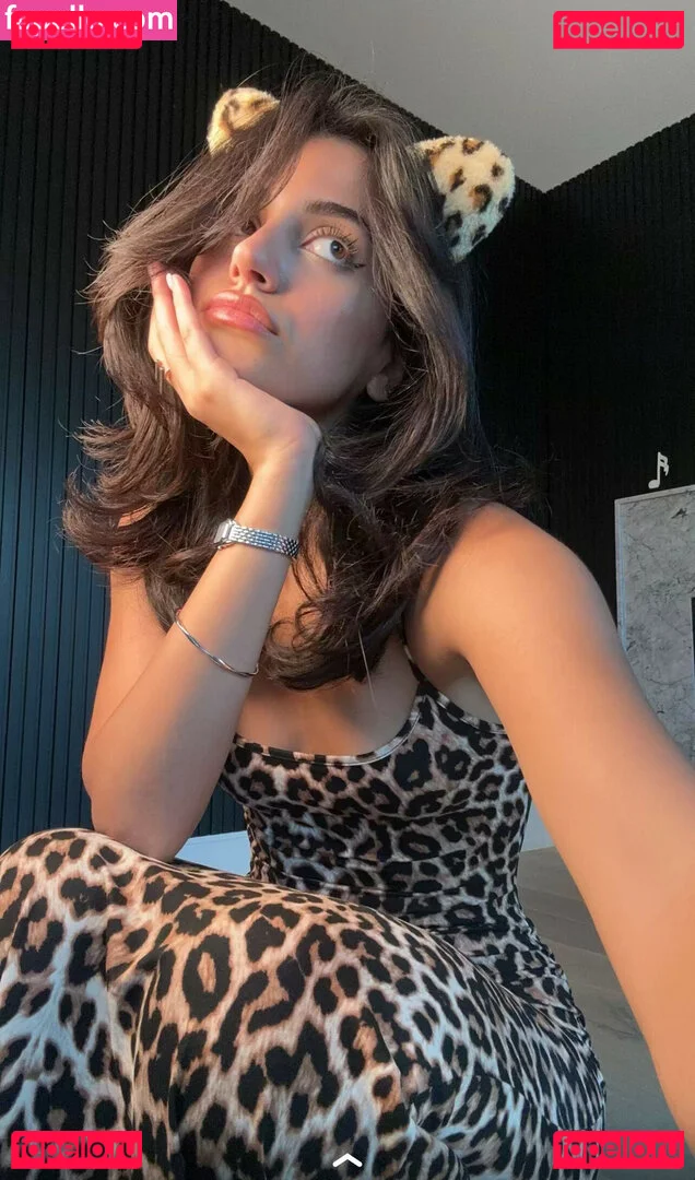 Melody Oz Onlyfans Photo Gallery 