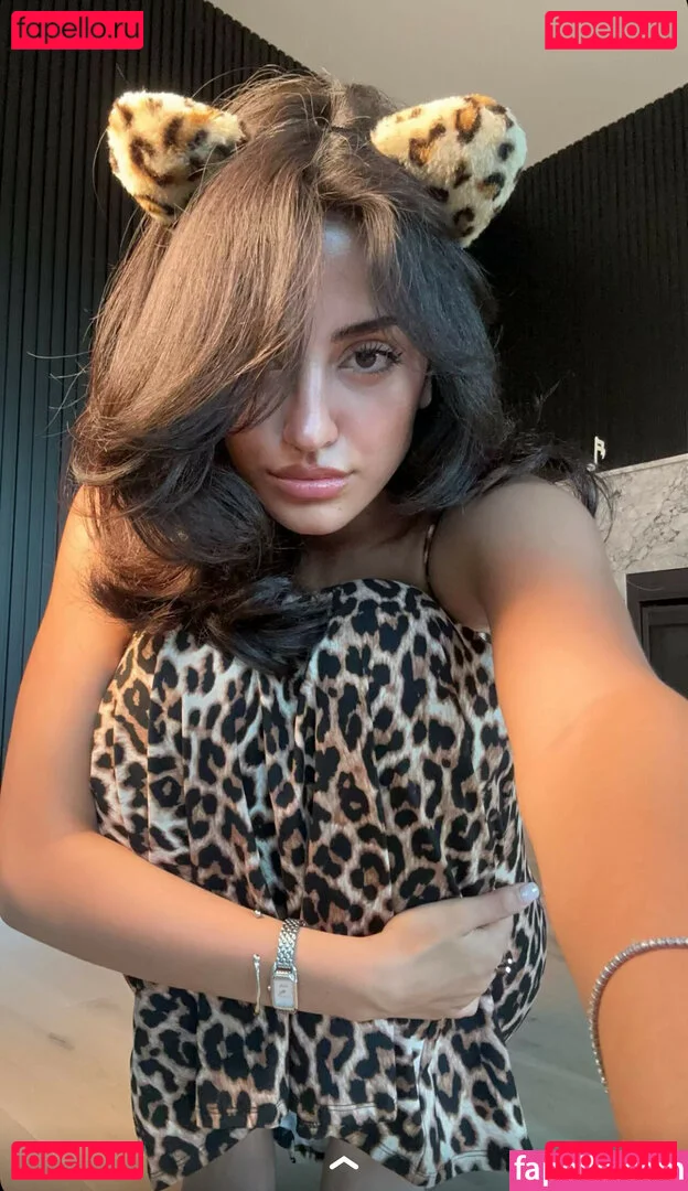 Melody Oz Onlyfans Photo Gallery 