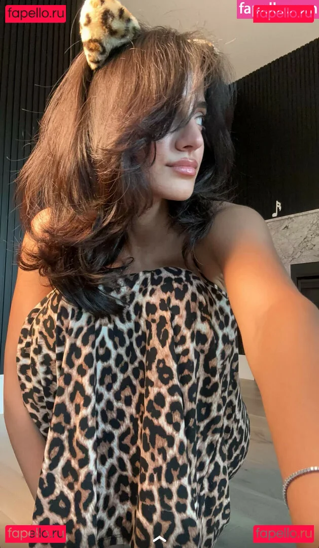 Melody Oz Onlyfans Photo Gallery 