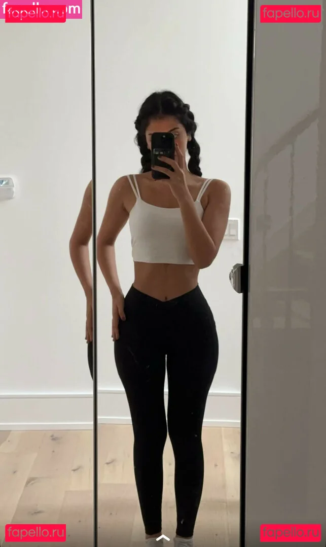 Melody Oz Onlyfans Photo Gallery 