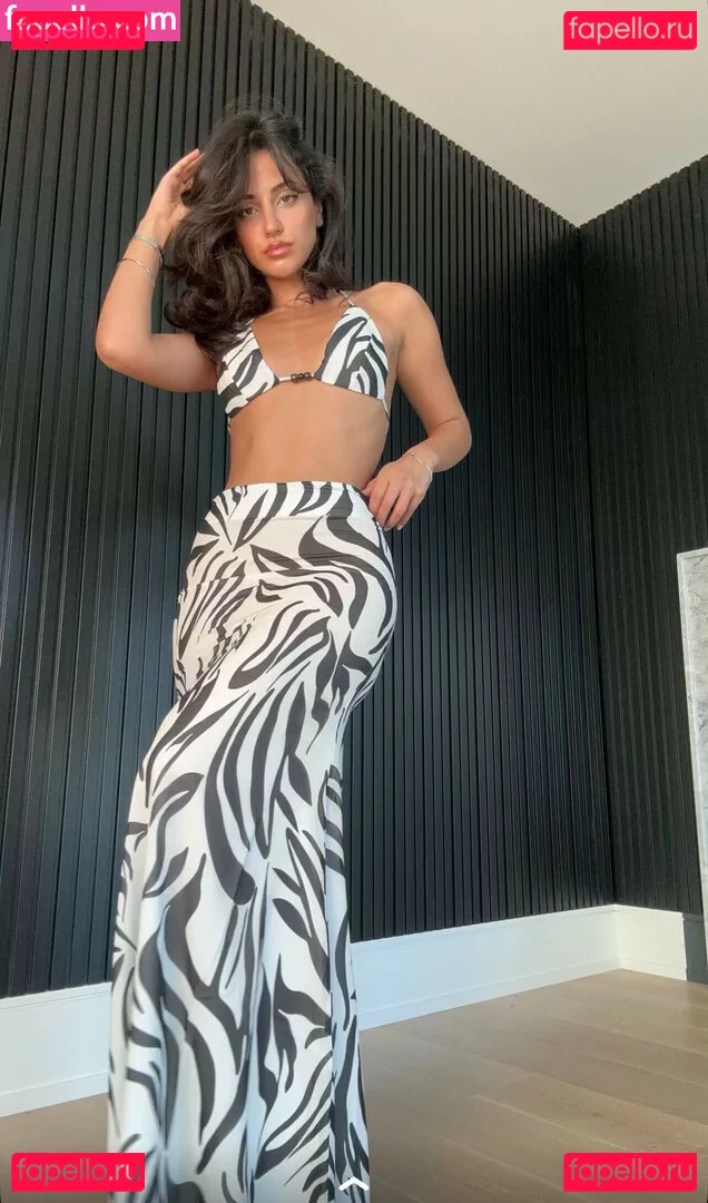 Melody Oz Onlyfans Photo Gallery 