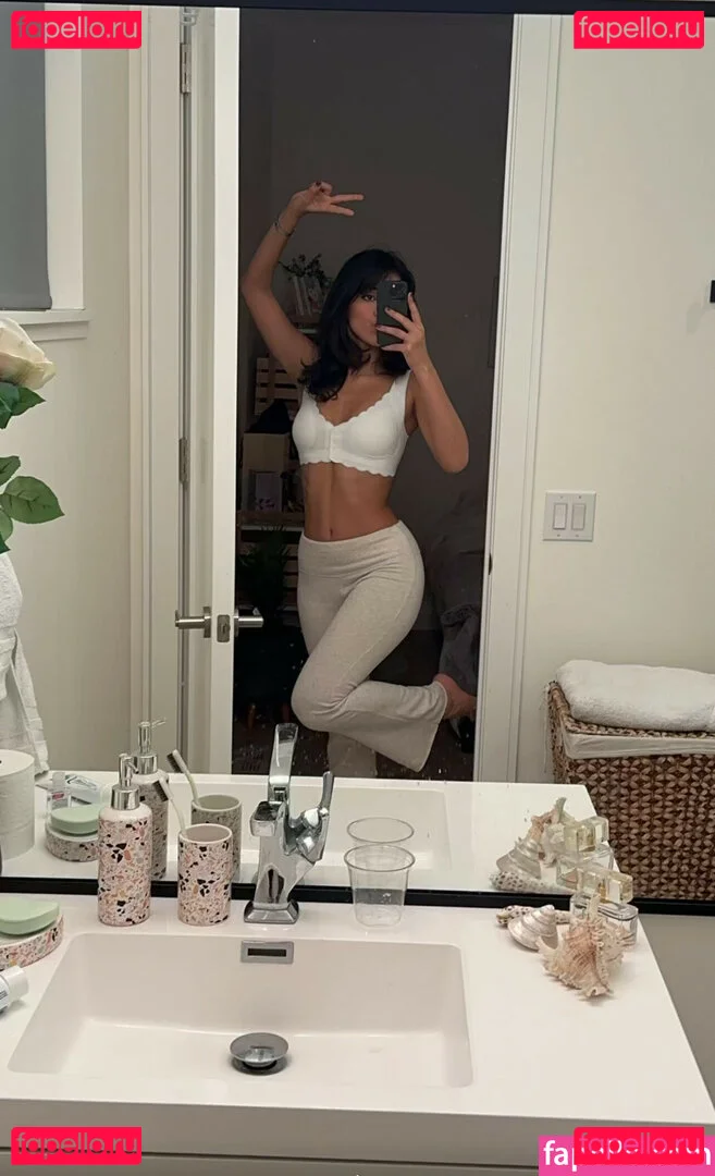 Melody Oz Onlyfans Photo Gallery 