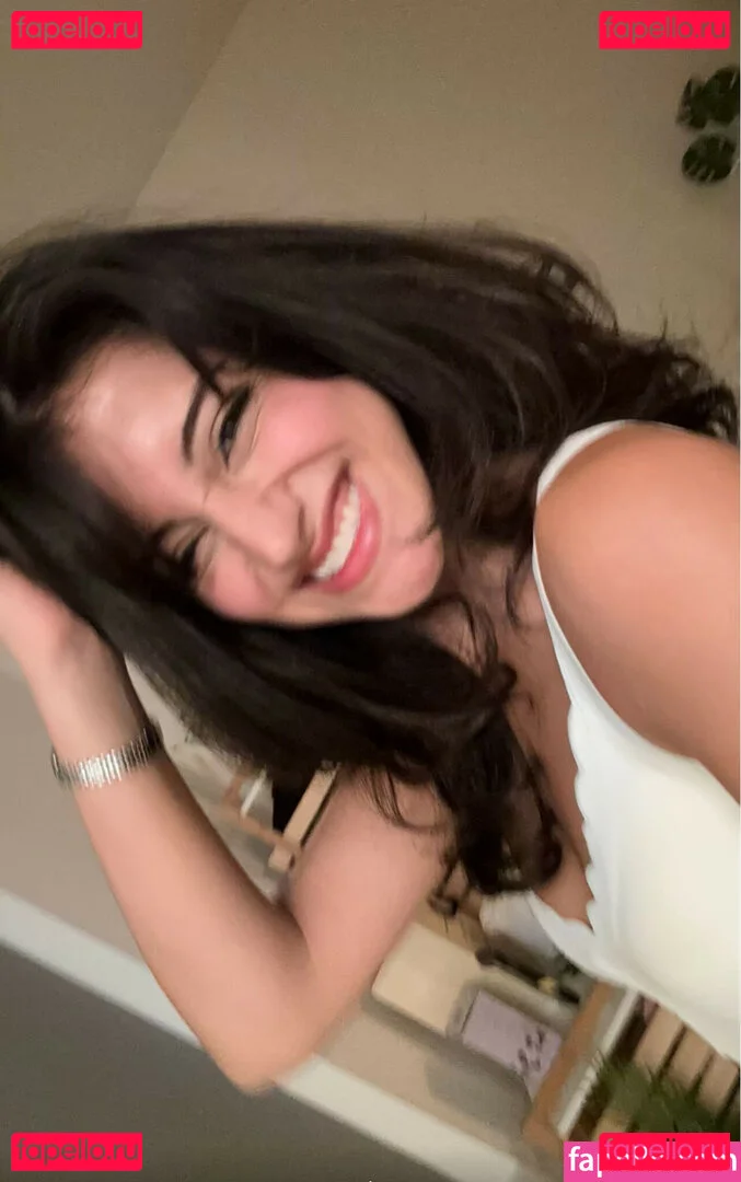 Melody Oz Onlyfans Photo Gallery 