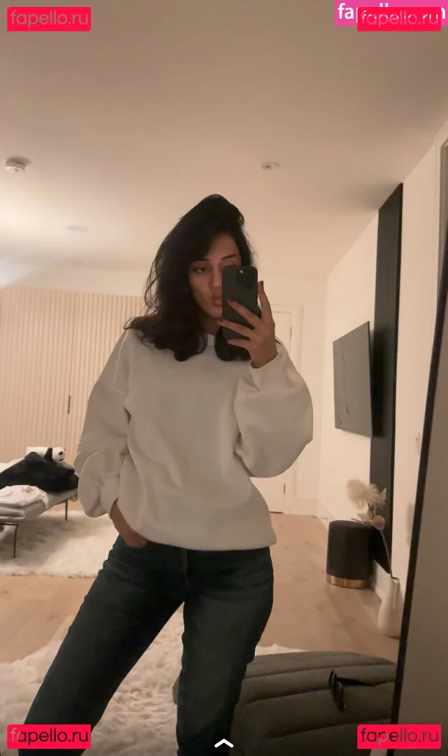 Melody Oz Onlyfans Photo Gallery 