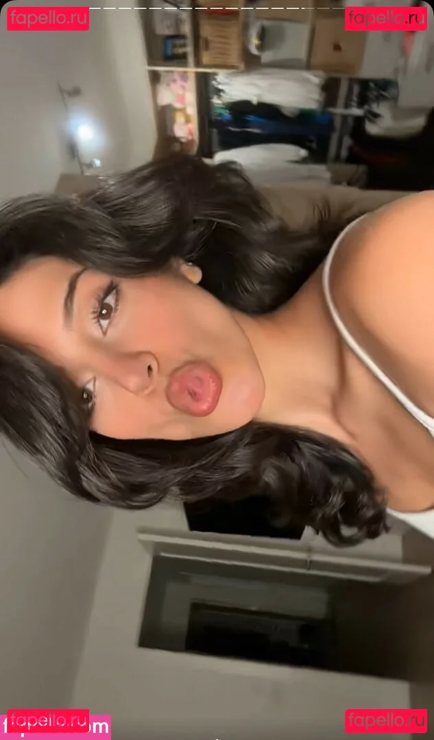 Melody Oz Onlyfans Photo Gallery 