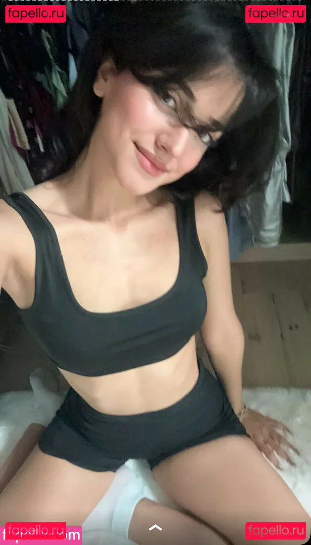 Melody Oz Onlyfans Photo Gallery 