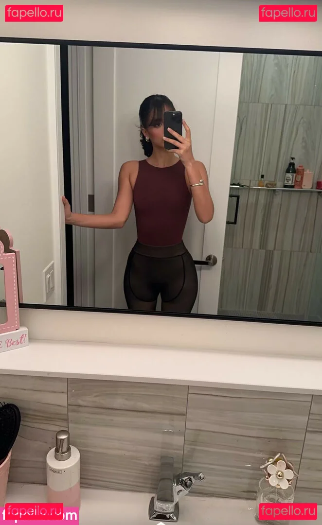 Melody Oz Onlyfans Photo Gallery 