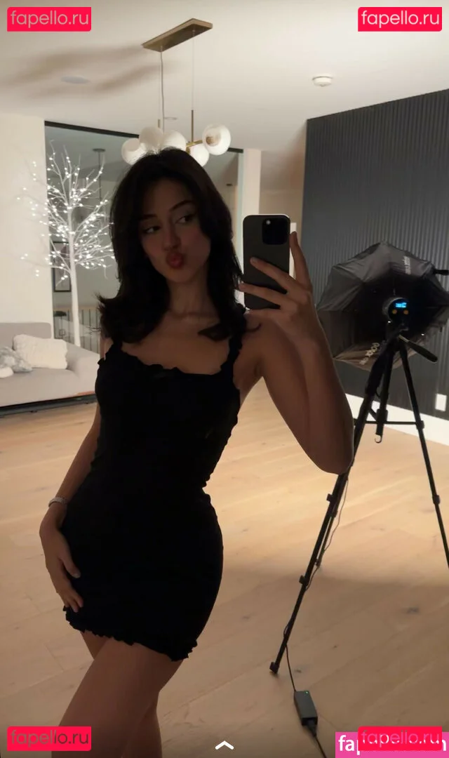 Melody Oz Onlyfans Photo Gallery 