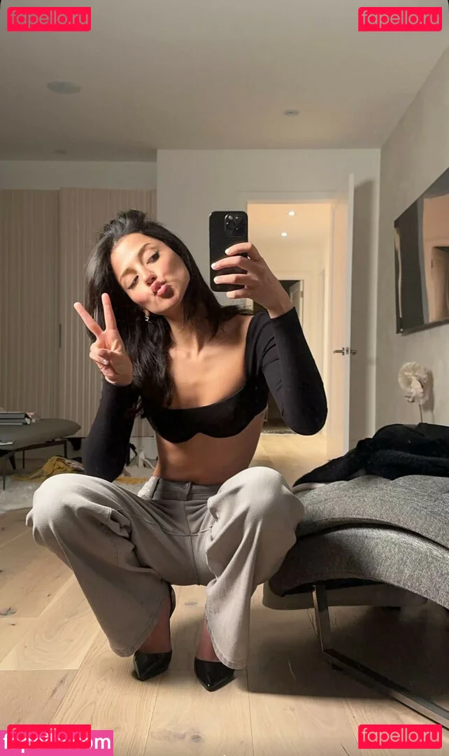 Melody Oz Onlyfans Photo Gallery 