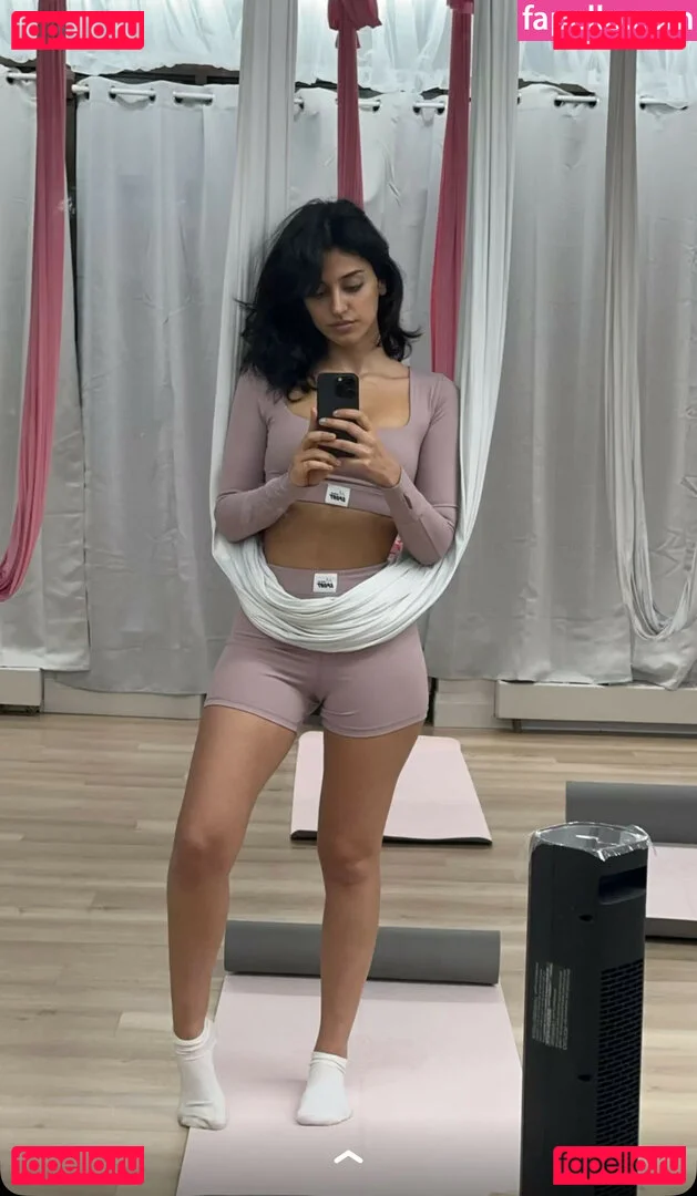 Melody Oz Onlyfans Photo Gallery 